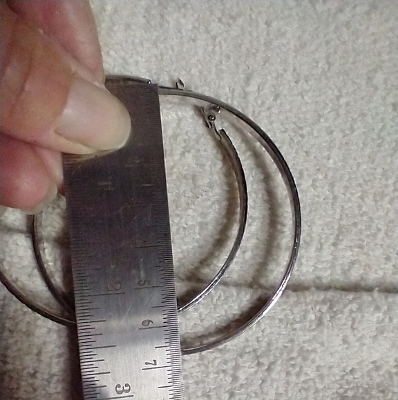 Silvertone black stripe huge large hoop wire earrings - Picture 4 of 4